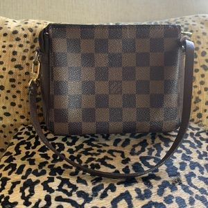 Louis Vuitton authentic trousse pouchette